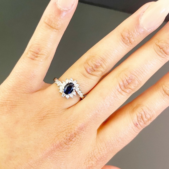 925 Sterling Silver Ring Sapphire Cubic Zirconia - Picture 8 of 9